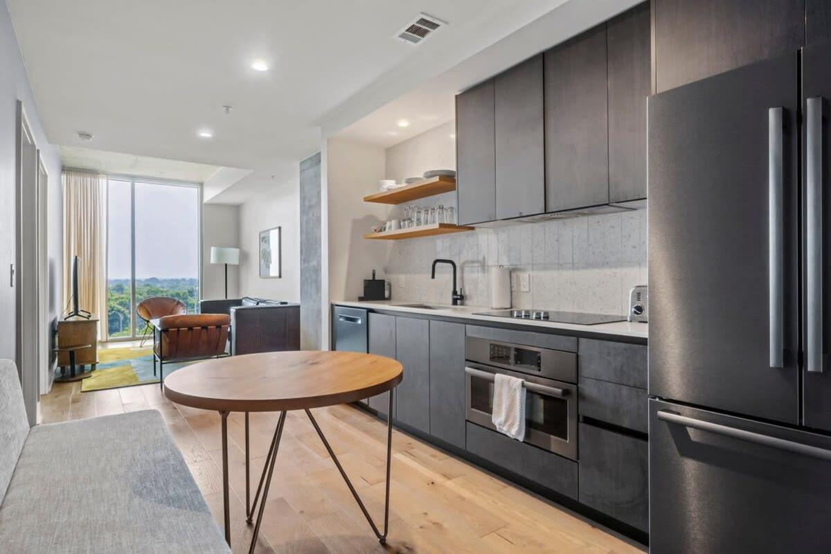 Modern 1Br Condo On Rainey St With Pool And Views Austin Eksteriør bilde